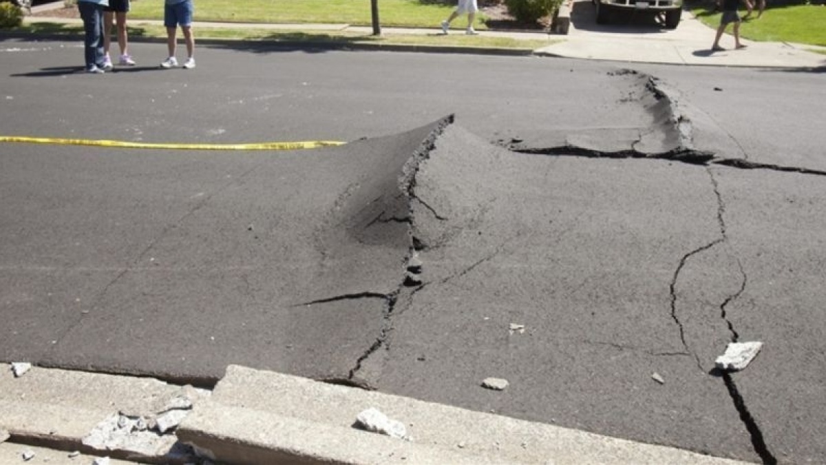 Penampakan Gempa di California, Aspal Jalan Terbelah Hingga Gubernur Nyatakan Keadaan Darurat