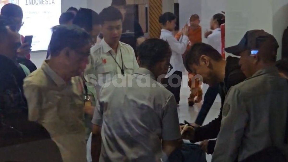 Timnas Indonesia Mendarat di Solo, Shin Tae-yong Jadi Buruan Suporter