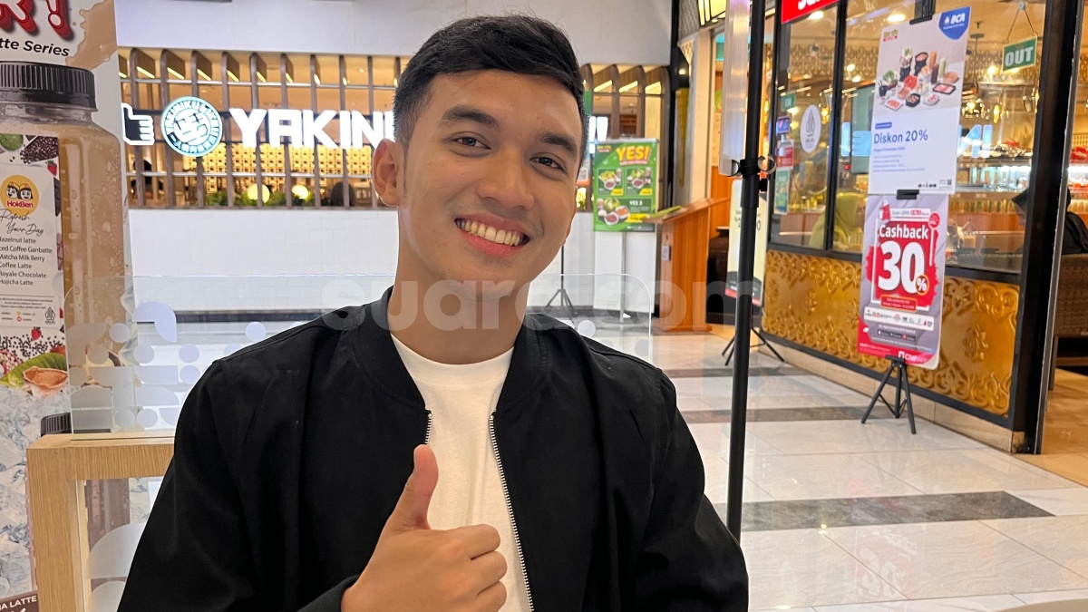 Profil Hendra Zayn, Pembimbing Umrah Inara Rusli yang Punya Pendidikan Mentereng
