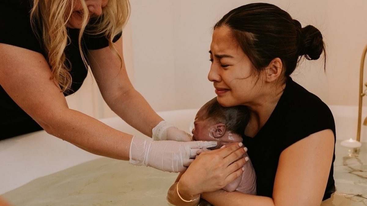 Ini Deretan Artis Tanah Air yang Melahirkan Pakai Metode Water Birth, Terbaru Ada Nikita Willy