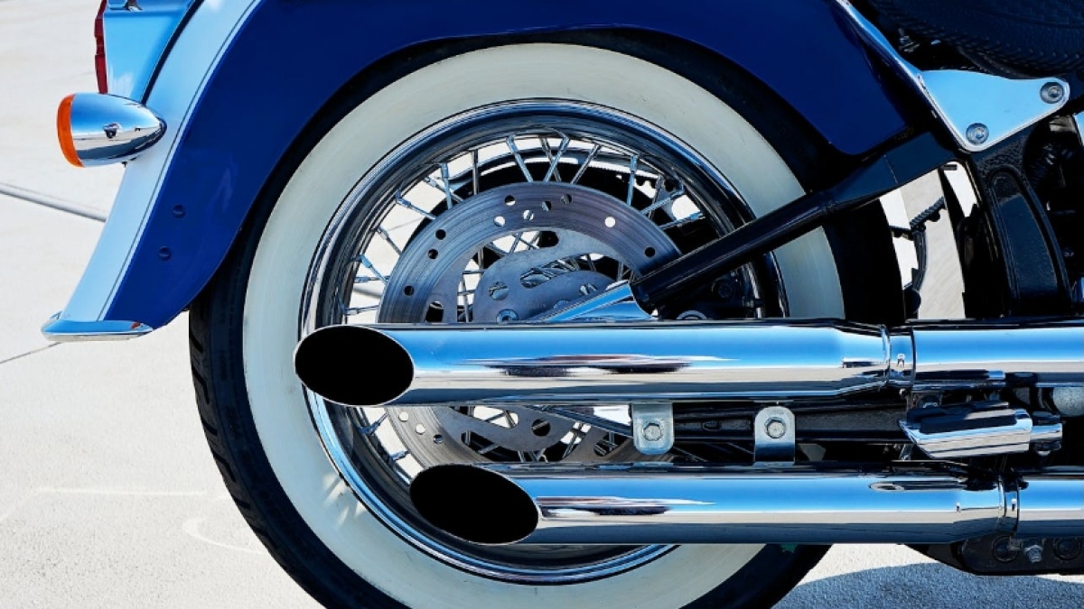 Knalpot Motor Ngebul? Jangan Panik! Ini 3 Penyebab dan Solusinya