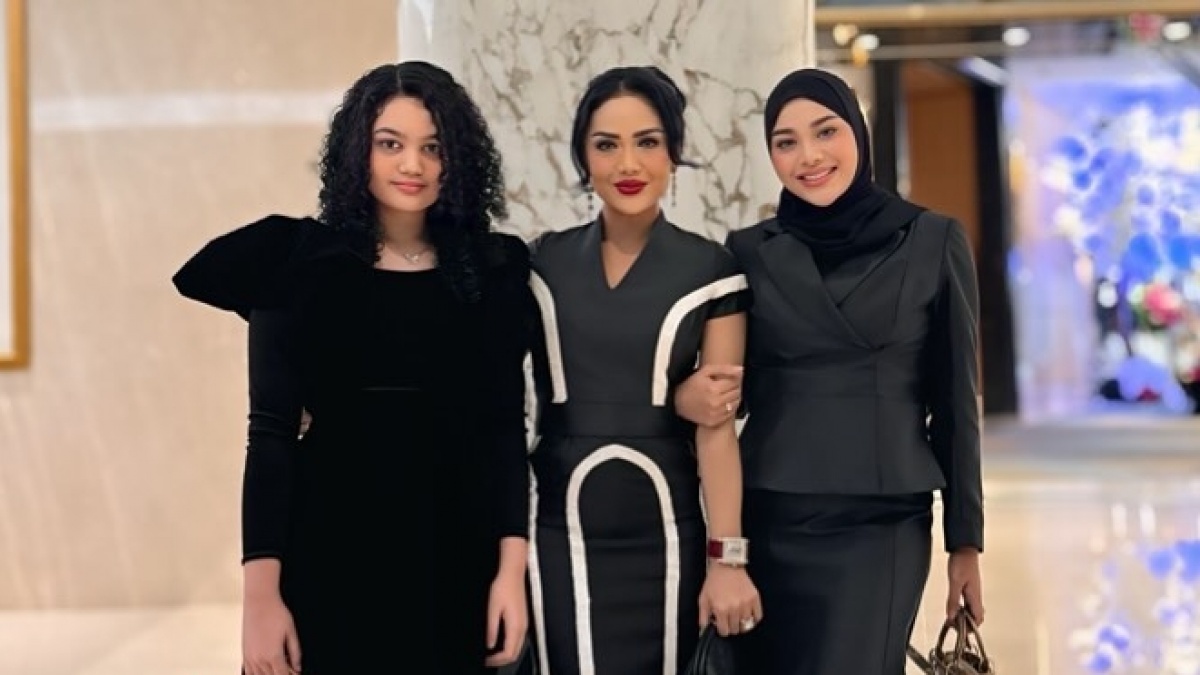 Putri Diva, Amora Lemos dan Aurel Hermansyah Kompak Tenteng Tas Mewah Puluhan Juta