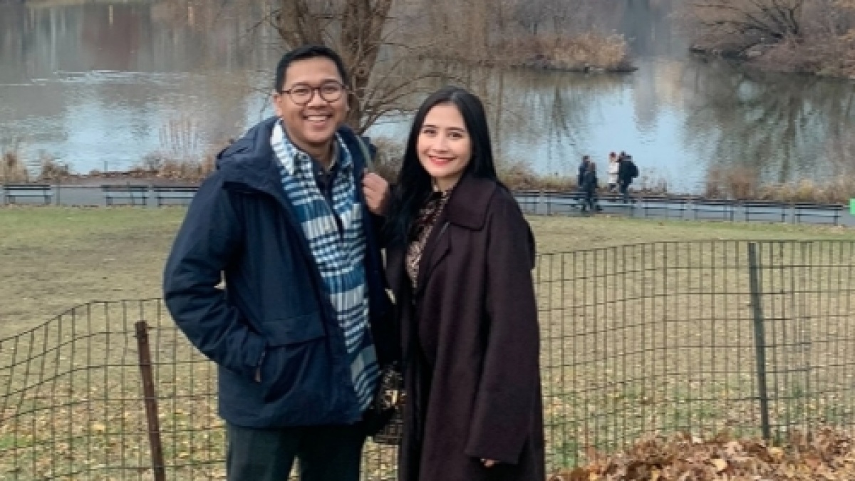 Latar Belakang Bergengsi Iman Usman, Pria yang Sering Diduga Pacar Prilly Latuconsina