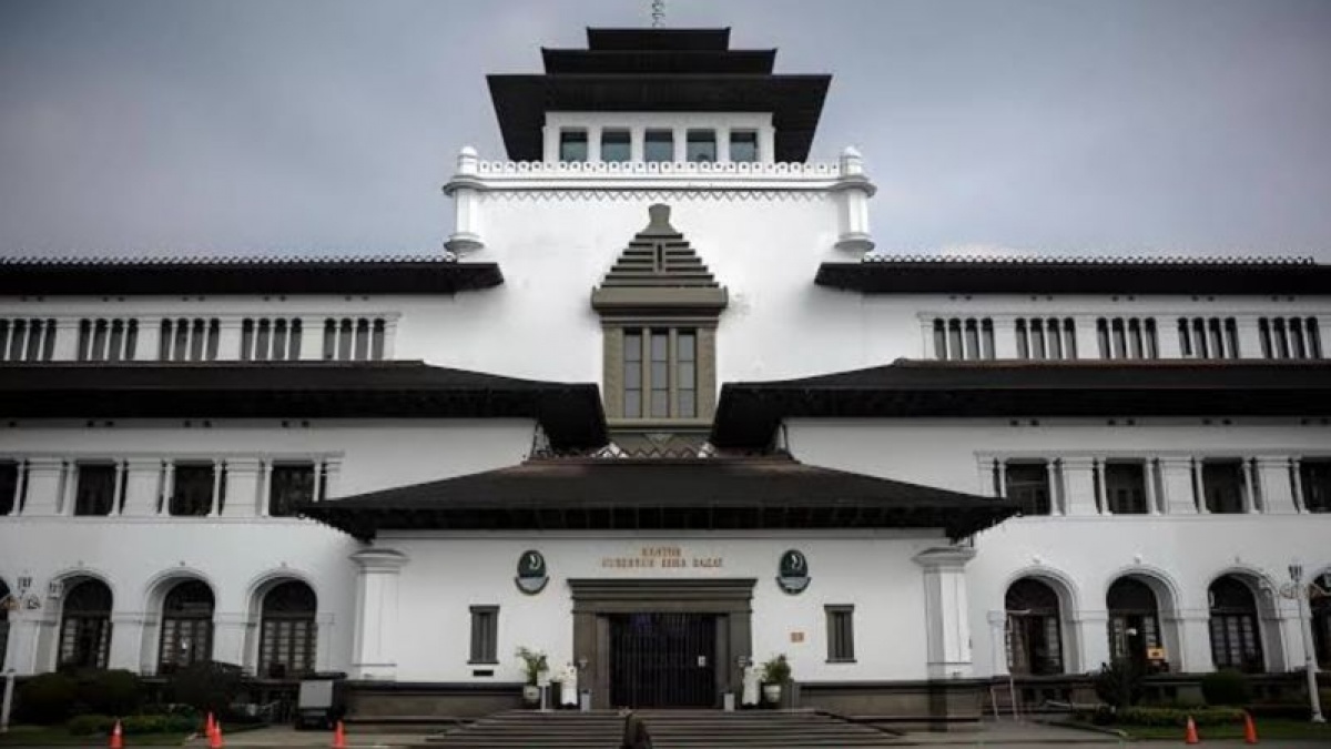 Piala Liga 1 Akan Mejeng di Rooftop Gedung Sate, Ini Rute Konvoi Persib Juara