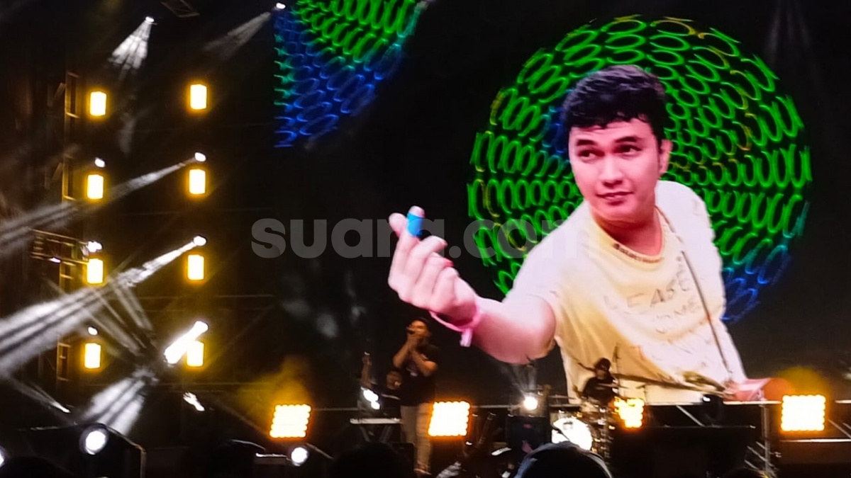 Aji Mumpung, Aldi Taher Titip Pesan ke Deddy Corbuzier saat Manggung di Konser Tahun Baru