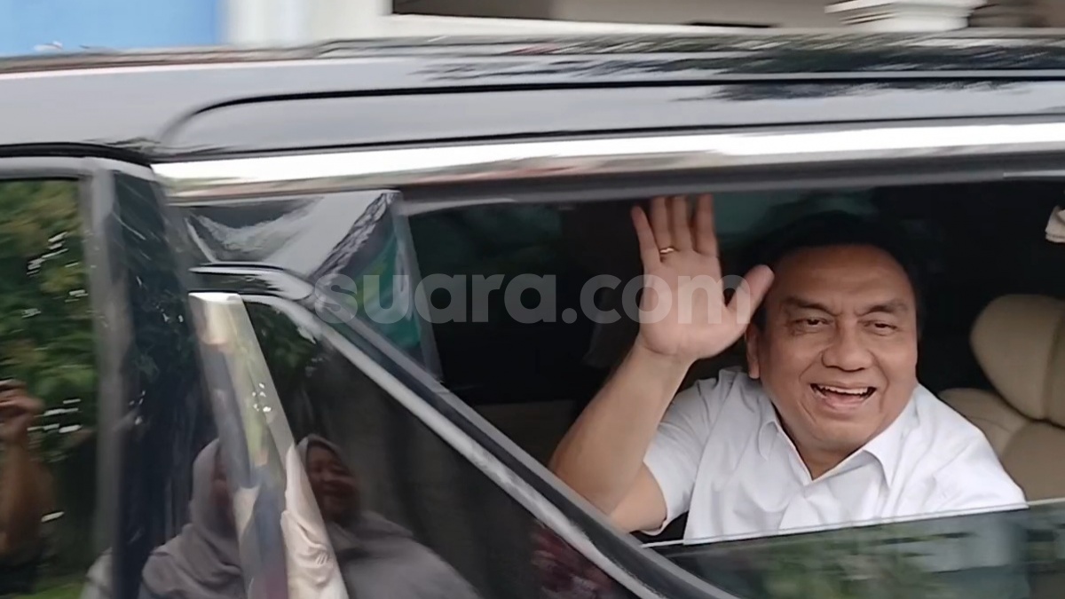 Prihatin Hasto Tersangka, Eks Kader PDIP Effendi Simbolon: Megawati Harus Mengundurkan Diri!