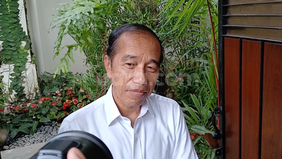 Ada Wisatawan Asing Main ke Rumah Jokowi, Publik Malah Pamerkan Pencarian Talent: Dicari Bule...