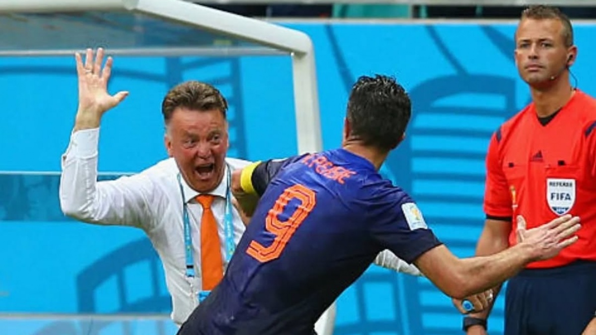 Rumor Latih Indonesia Terbantahkan, Louis van Gaal Fokus Nambah Pahala