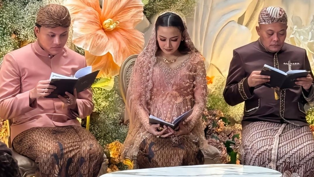 Kapan Mahalini Mualaf? Videonya Baca Al Fatihah saat Acara 7 Bulanan Viral Ditonton Jutaan Kali