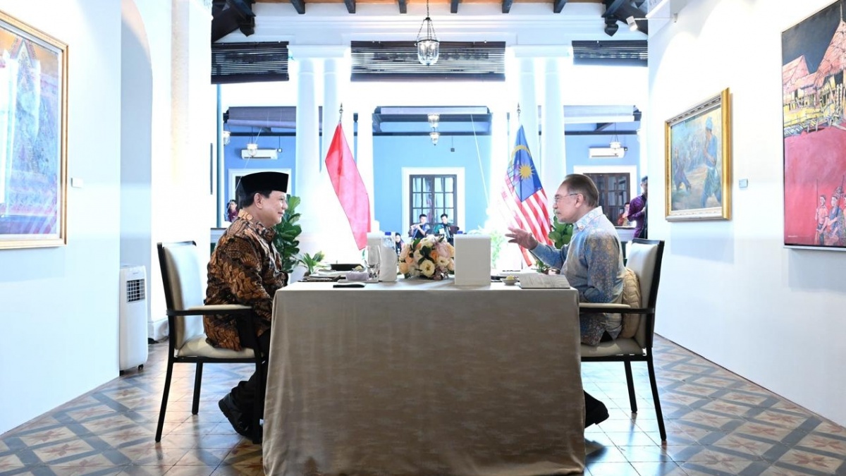 Pertemuan Empat Mata Prabowo dan Anwar Ibrahim: 1,5 Jam di Rumah Tangsi, Lanjut 1 Jam di Mobil