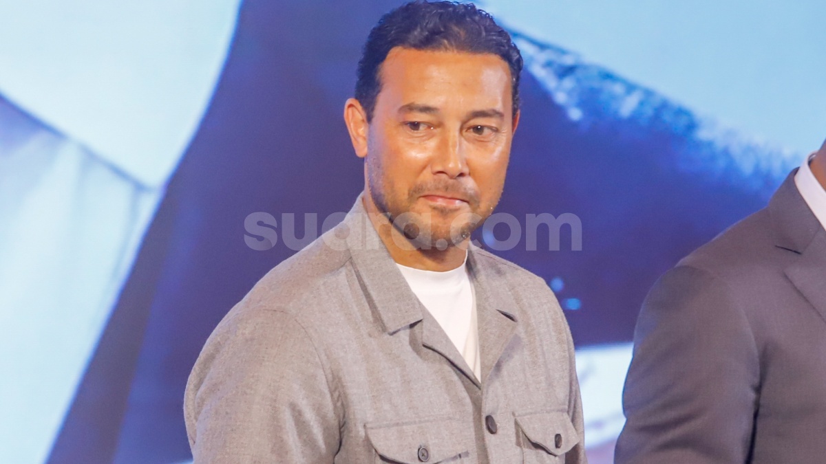 Bisa Bahasa Indonesia, Denny Landzaat Keturunan Mana?