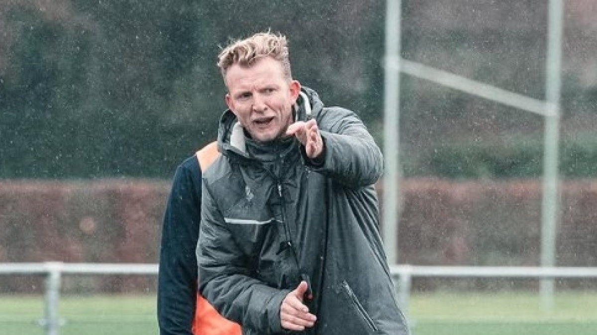 Dirk Kuyt Buru Striker Anyar, Untuk Timnas Indonesia?