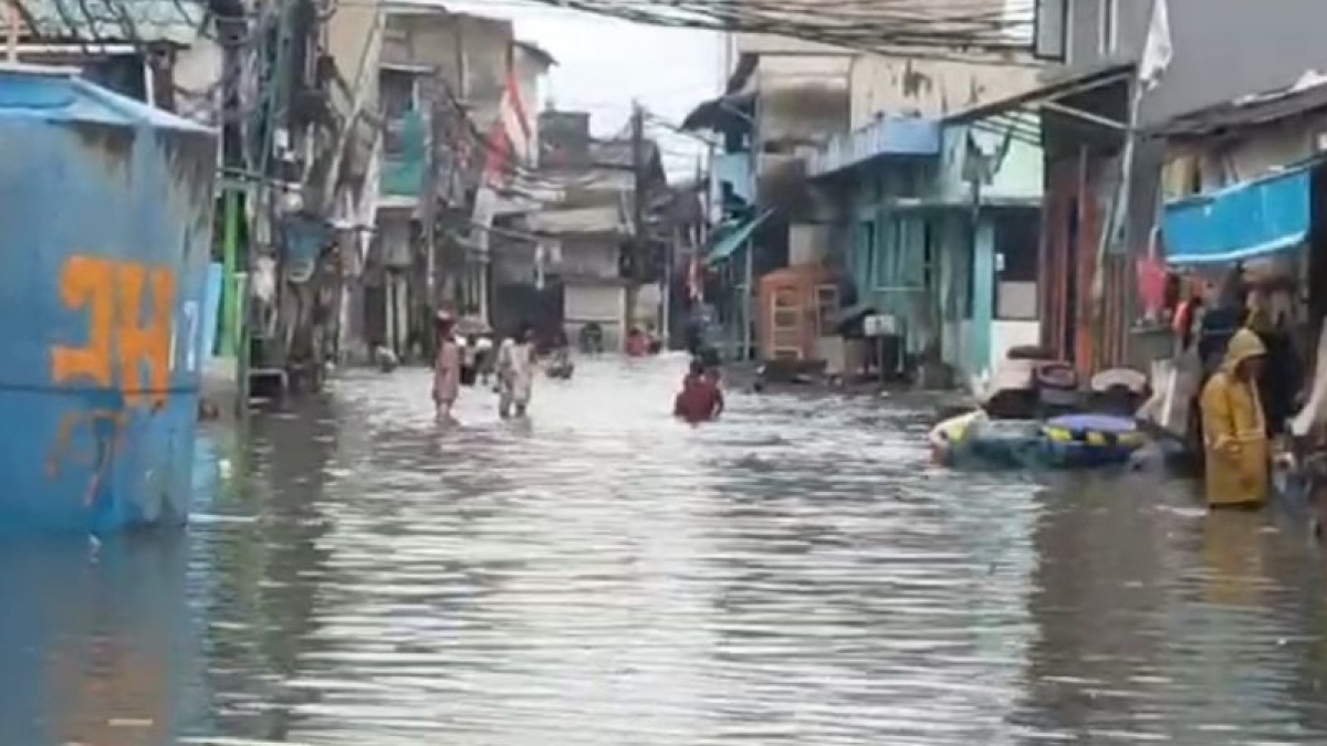 BPBD Jakarta Minta Warga Pesisir untuk Waspada Banjir Rob pada 17-22 Agustus 2025