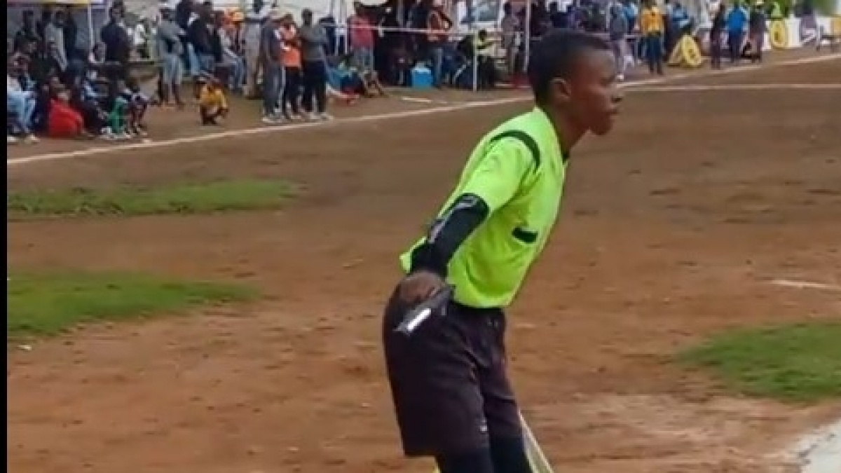 Usai Ricuh Deltras vs Persibo, Kini Heboh Hakim Garis Bawa Pistol Saat Bertugas