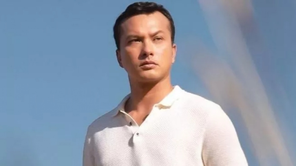 Heboh Nicholas Saputra Bikin Ketupat, Cincin di Jari Manis Jadi Sorotan