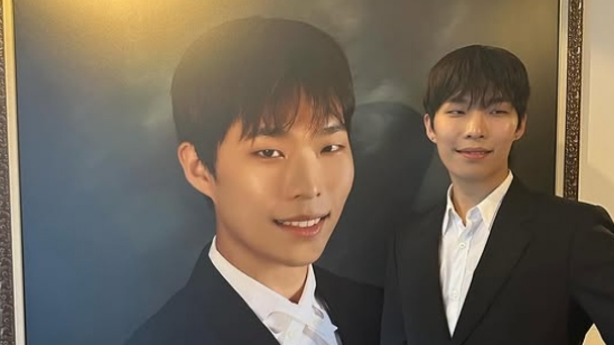 Baru Dilaporkan Putus, Lee Chanhyuk AKMU Disebut Sudah Punya Gandengan Baru