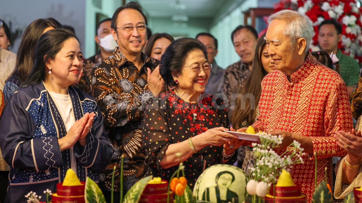 Mimpi Bunga Sepatu Merah dan Arti Nama Megawati: Kisah di Balik Lahirnya Putri Bung Karno