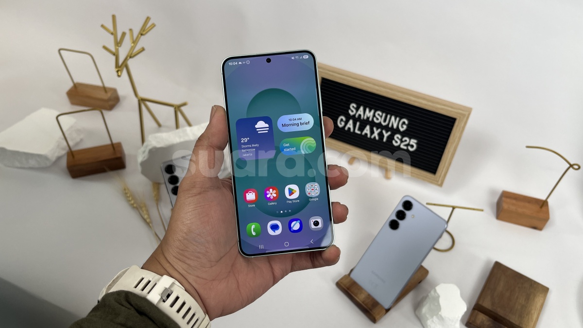 Samsung Galaxy S25 Jadi HP Pertama Pakai Daya Nirkabel Qi 2.1, Seberapa Canggih?