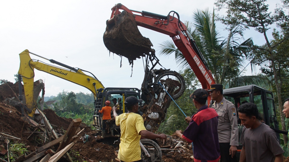 BNPB Imbau Daerah Siaga Hadapi Banjir dan Longsor, Minta Cek Tanggul dan Pangkas Pohon