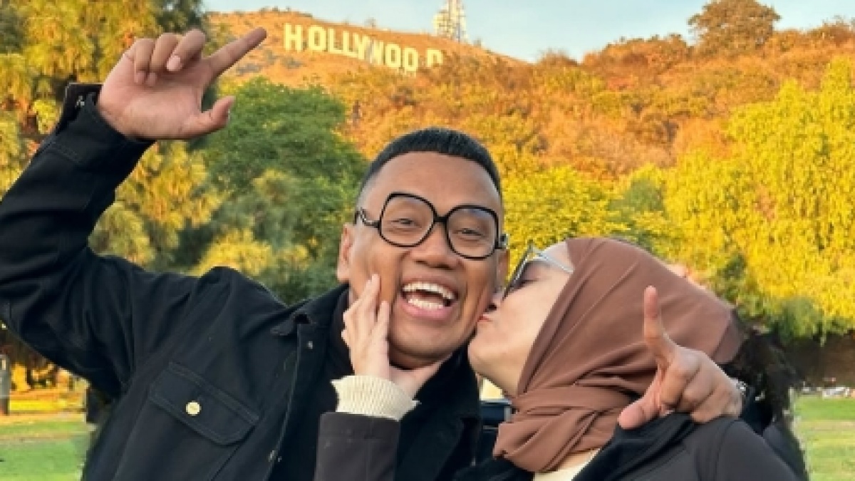 Giliran Rumah Uya Kuya Diserbu Massa: Pagar Dijebol, Harta Benda Dijarah: Dari Rakyat Untuk Rakyat