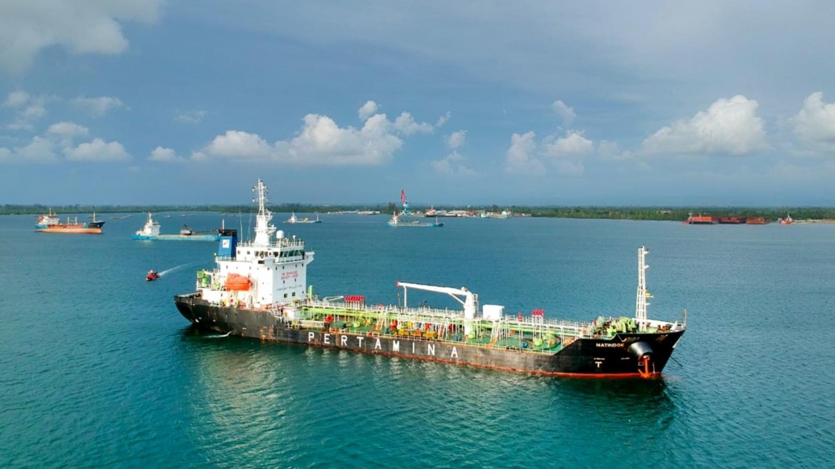 Bahlil Buka Suara Nasib Dua Kapal Pertamina yang Terjebak di Selat Hormuz