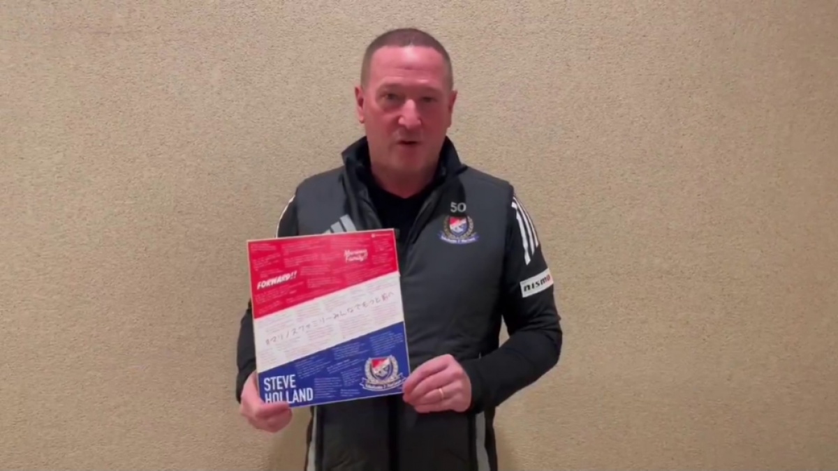 Baik untuk Sandy Walsh, 3 Dampak Positif Pemecatan Steve Holland dari Yokohama Marinos