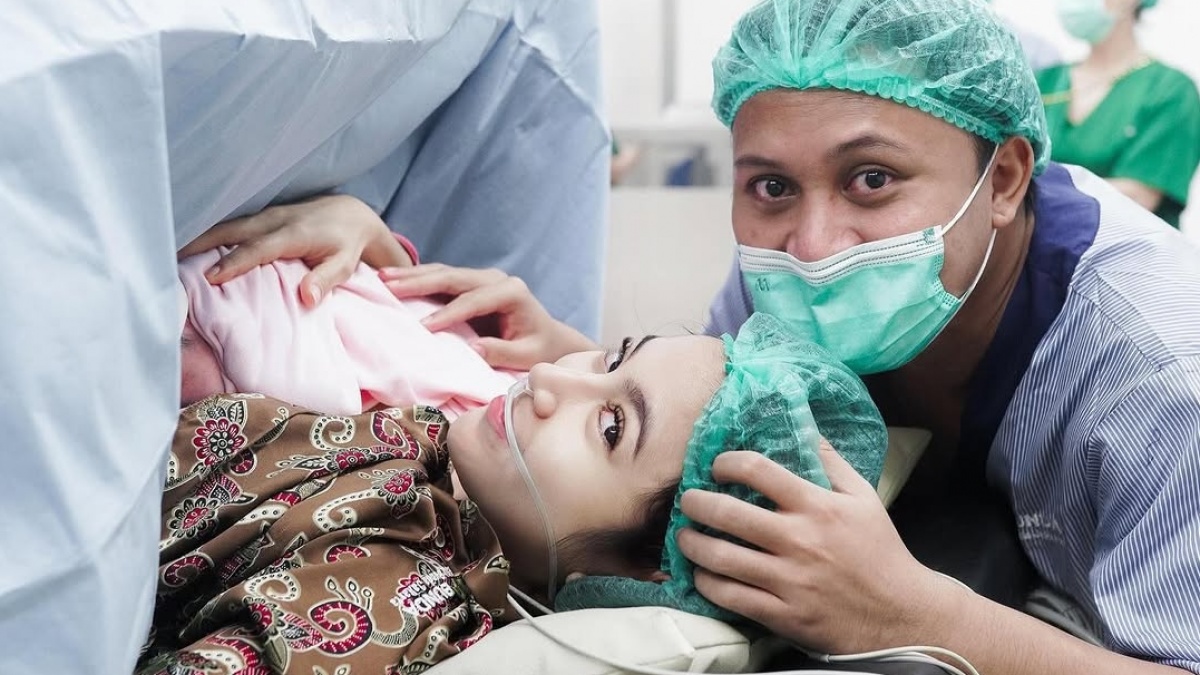 Harusnya Lahir Awal Maret, Sule Benarkah Persalinan Mahalini Maju Lebih Awal Tapi Bukan Prematur