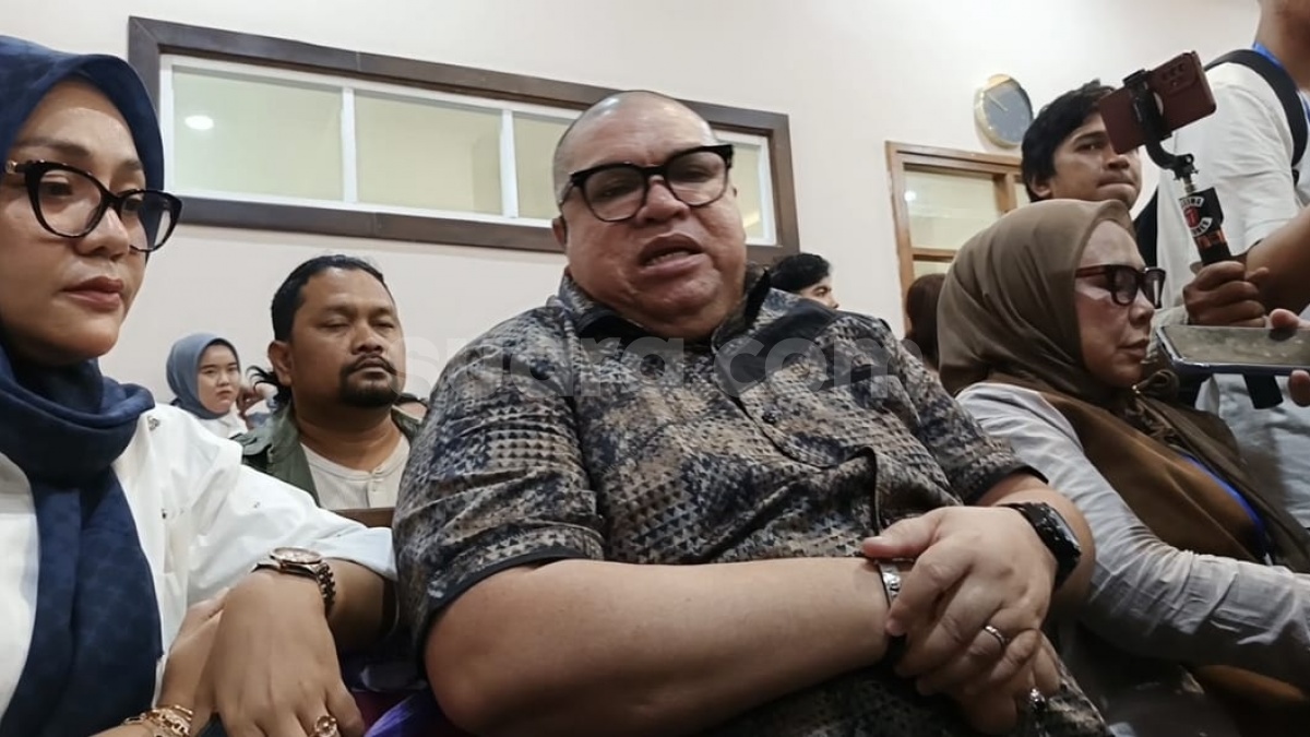 Hadapi Hotman Paris di Sidang, Razman Arif Nasution Ditemani Dua Istrinya