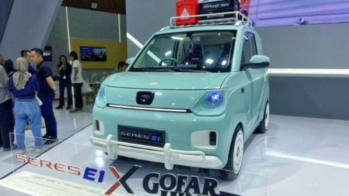 Gofar Hilman Modifikasi Mobil Listrik Mungil Seres E1 Jadi Blind Van Klasik Modern di IIMS 2025