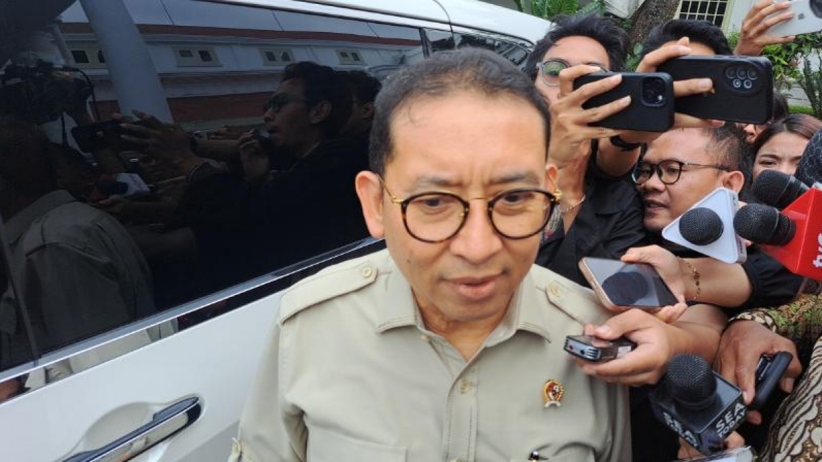 Fadli Zon Buka Suara Soal Penarikan Lagu 'Bayar Bayar Bayar' Band Punk Sukatani