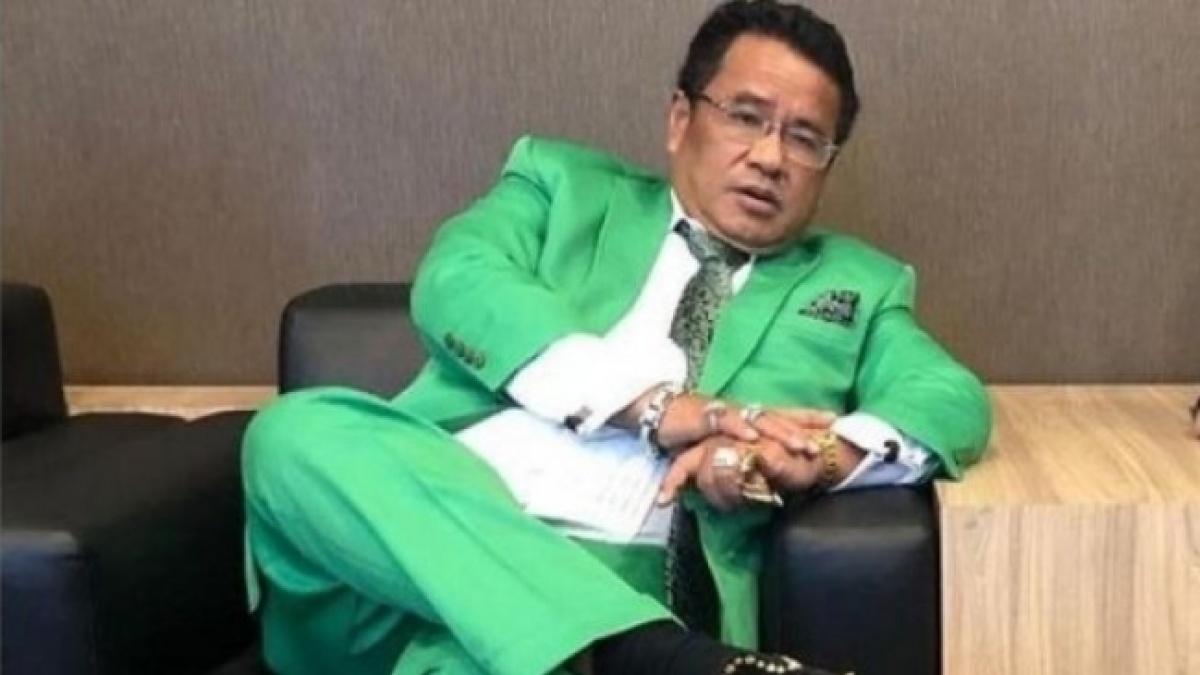 Berapa Tarif Hotman Paris sebagai Pengacara?