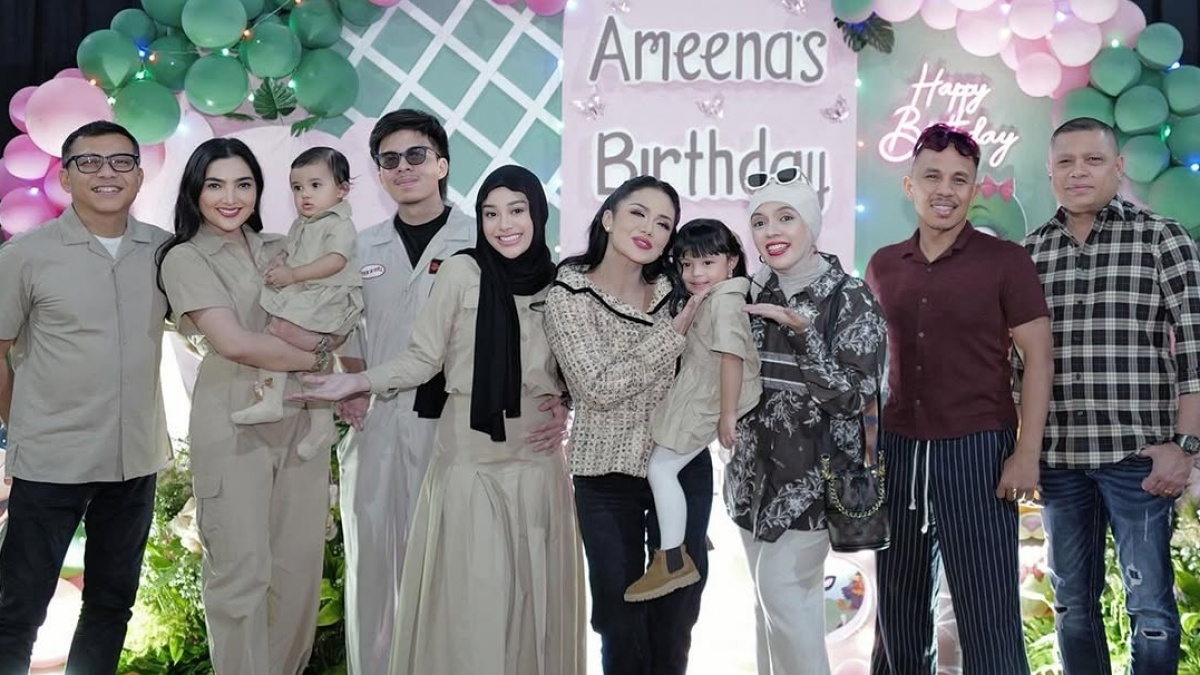 Dikira Tak Datang, Intip 5 Potret Geni Faruk di Acara Ultah Ameena: Tenteng Tas Rp51 Juta!