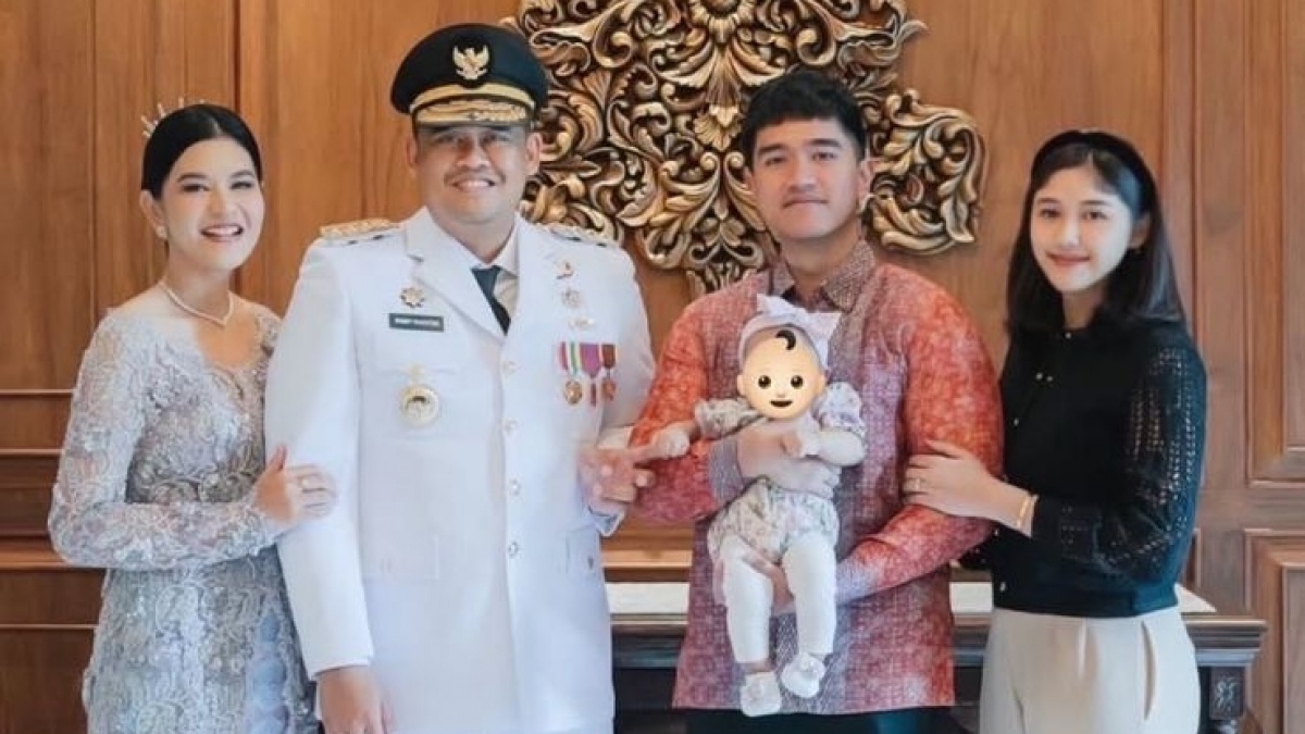 Biasa Ditutupi Stiker, Wajah Putri Kaesang-Erina Terungkap: Bocor Lewat Foto Keluarga Ini!