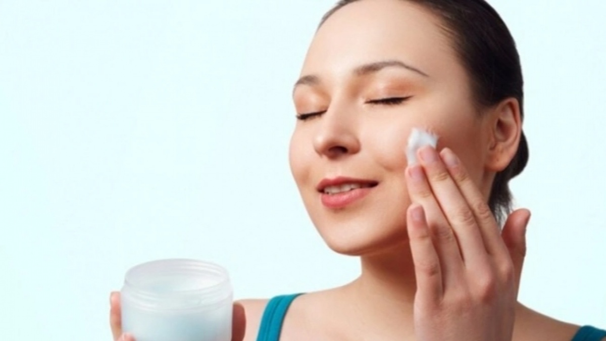 4 Moisturizer Terbaik di Bawah Rp50 Ribu, Wajah Glowing Skin Barrier Terjaga