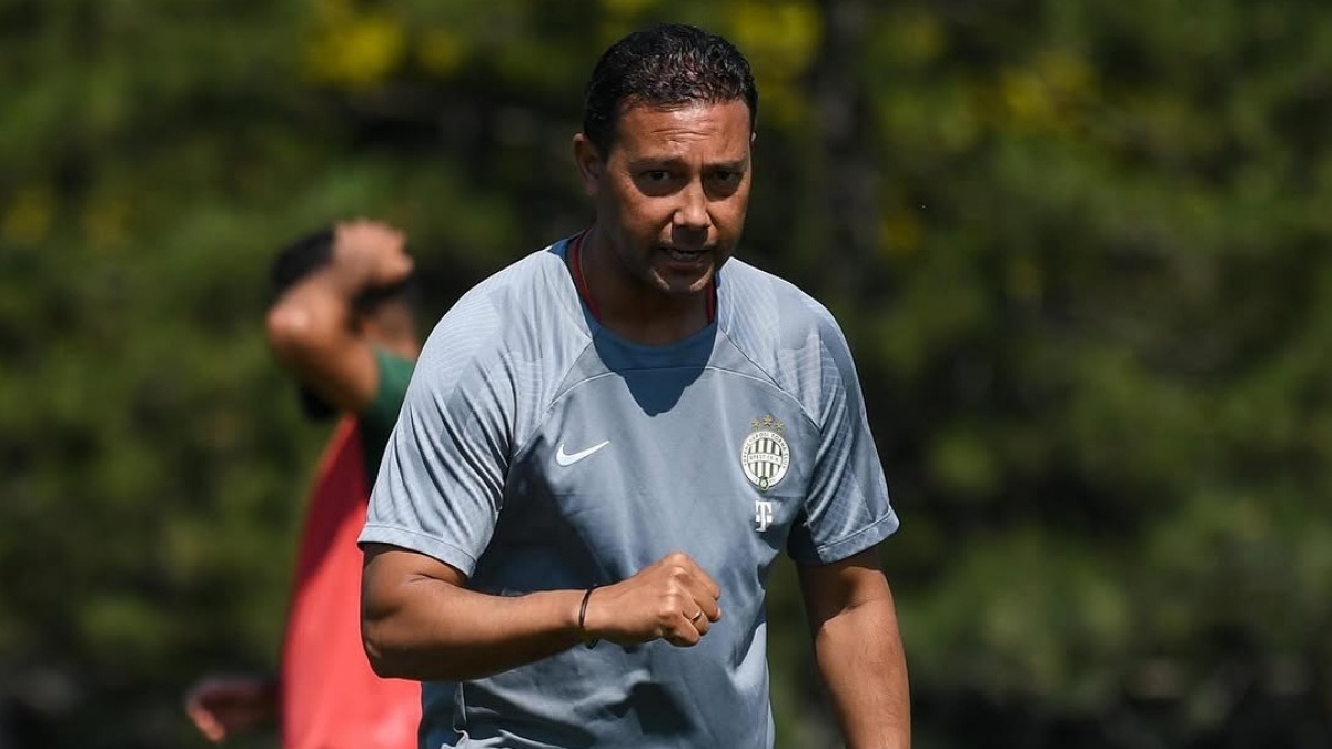 Gabung Ajax Usai Dipecat PSSI, Denny Landzaat Justru Diremehkan di Belanda