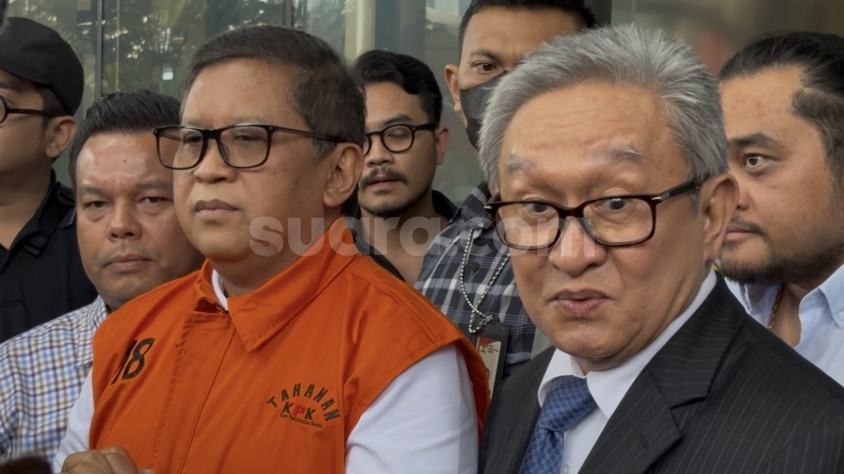 Sebut Orang Mudah jadi Tersangka, Begini Desakan Pengacara Hasto ke DPR