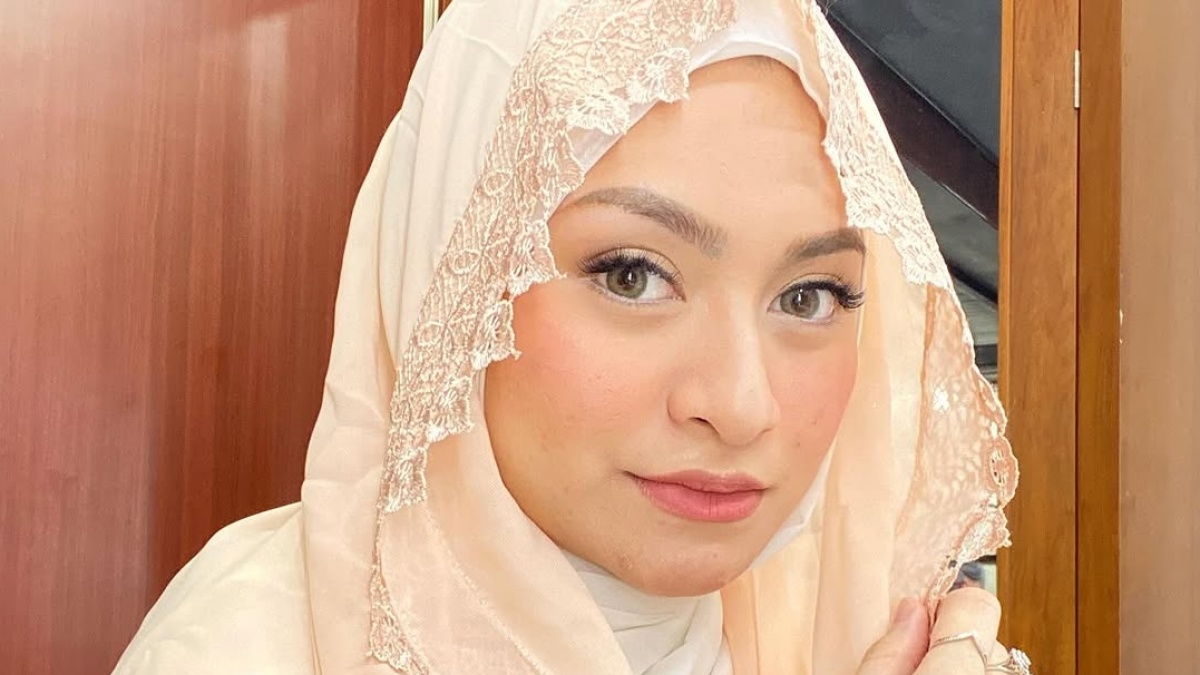 Ucapkan Selamat Puasa, Nathalie Holscher Tiba-tiba Tutup Aurat dan Pakai Cincin Inisial S
