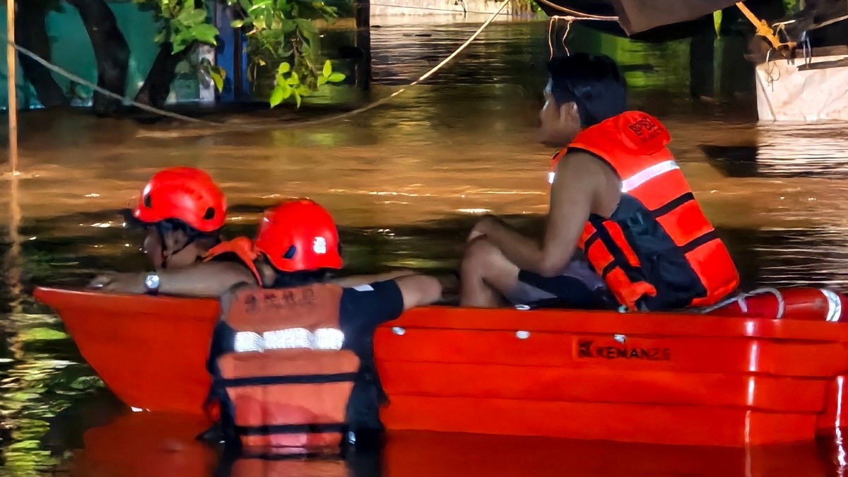 Gegara Air Kiriman dari Bogor, 28 RT di Jakarta Terendam Banjir: Ketinggian Capai 1,5 Meter