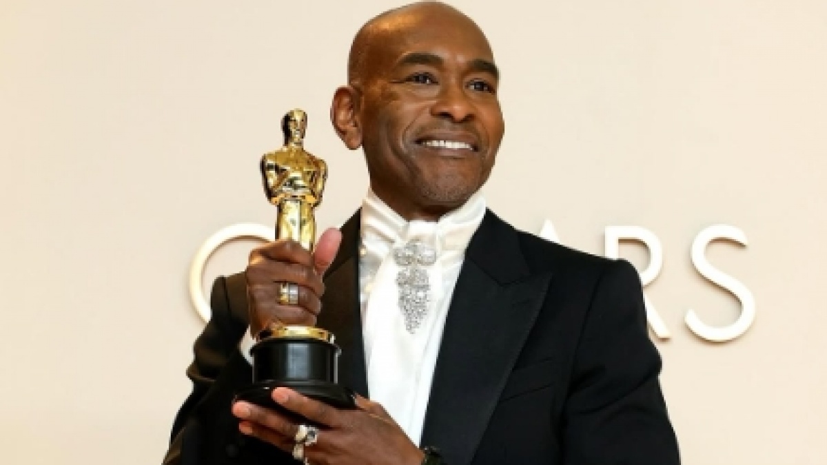 Paul Tazewell Jadi Desainer Kulit Hitam Pertama yang Menang Best Costume Design di Oscar 2025 Lewat Film Wicked