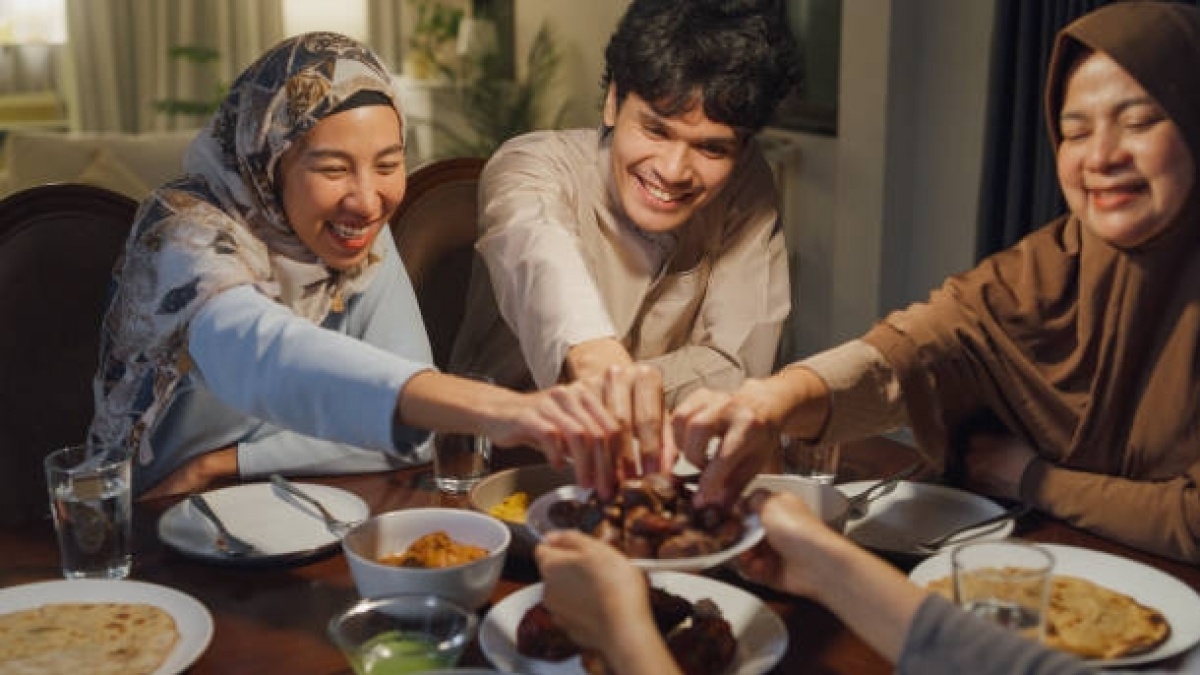 Jadwal Imsakiyah Buka Puasa Hari Ini Seluruh Indonesia 7 Maret 2025, Adzan Mahrib Jam Berapa?