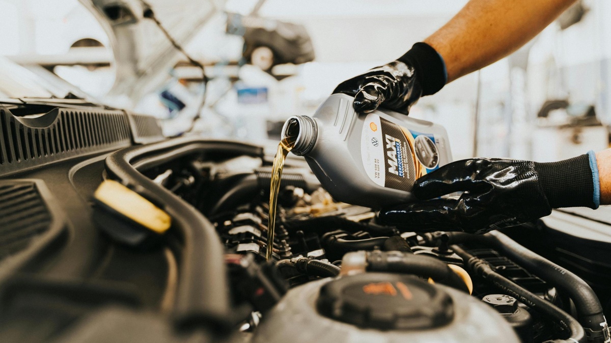 6 Oli Mobil Matic Terbaik untuk Mudik Lebaran, Mesin Anti Rewel Bebas Over Heat