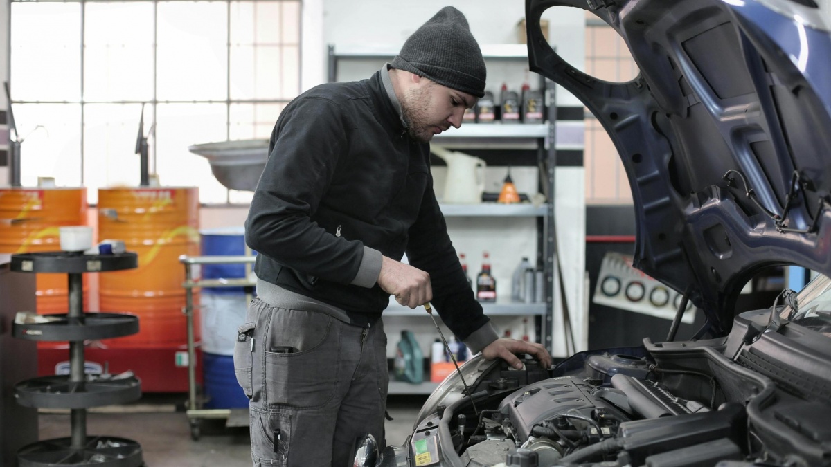 Ini Ciri Mobil Butuh Servis Rutin Meski Belum Mogok