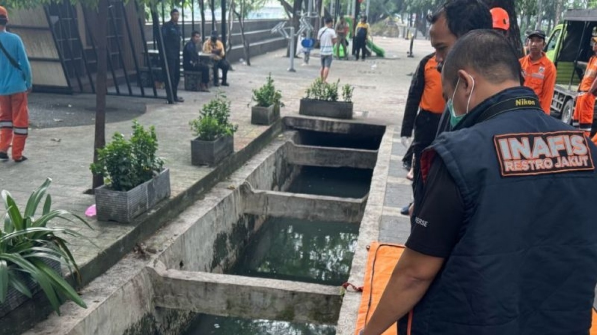Koja Jakut Gempar! Pria Bertato Ditemukan Tewas Mengambang di Got