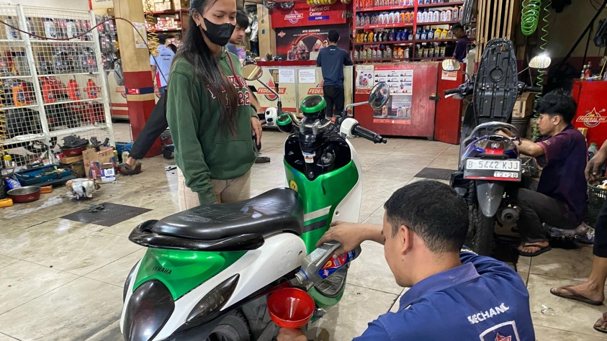 Federal Oil Gelar Ganti Oli Gratis untuk Sepeda Motor Terdampak Banjir