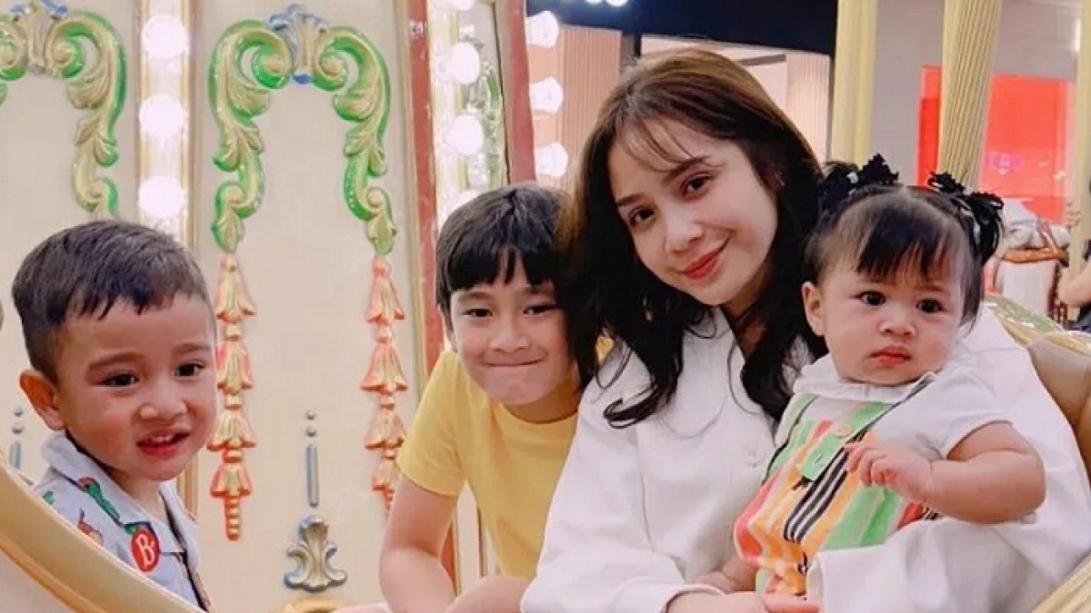 Interaksi Manis Rafathar di Hari Ulang Tahun Lily Disorot: Kulkas Mencair!
