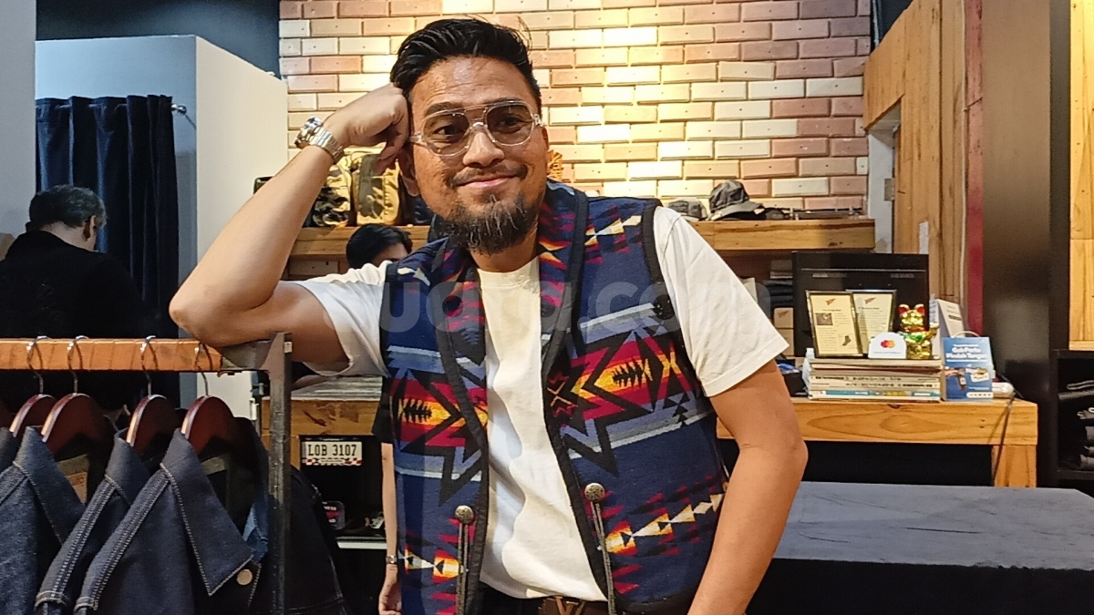 Bukan Cuma Stylish, Imam Darto Punya Alasan Keselamatan Pilih Jeans jadi Fashion Item