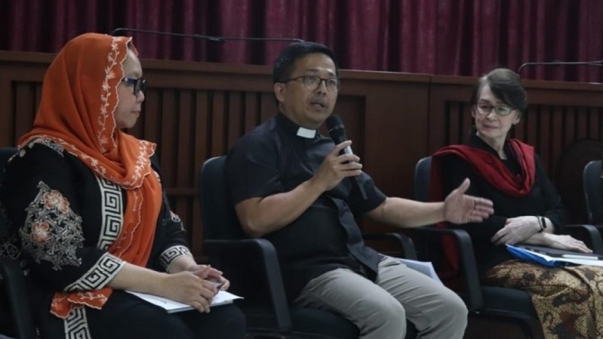 Bahas RUU TNI Dijaga Rantis, Gerakan Nurani Bangsa: Apa Jaminan Dwifungsi ABRI Tidak Kembali?