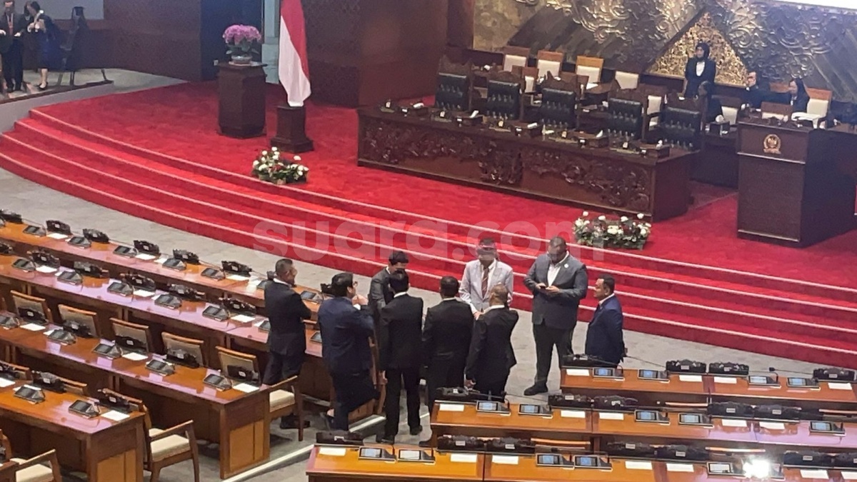 RUU TNI Bakal Disahkan Hari Ini, Sejumlah Anggota DPR Mulai Merapat ke Ruang Rapat Paripurna
