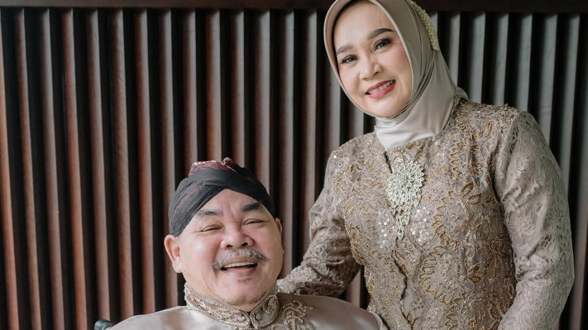 Tangis Putra Mat Solar Ingat Sang Ayah Saat Salat Ied