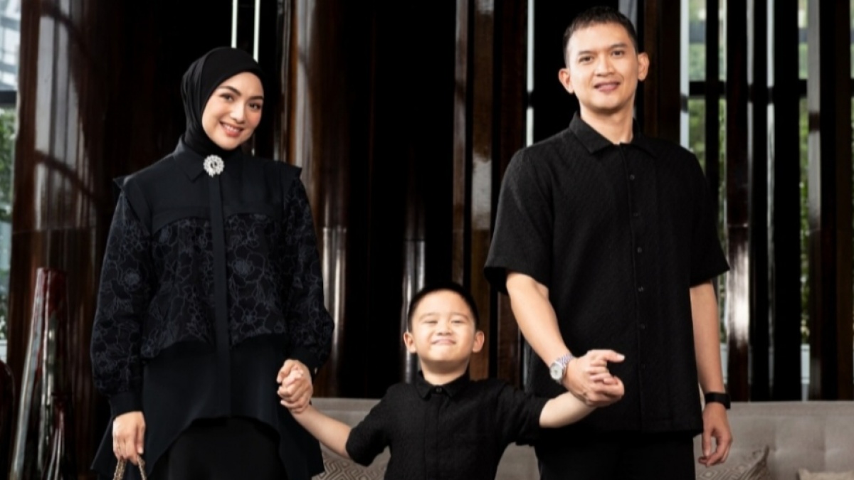 Hari Raya Makin Stylish! Intip 9 Inspirasi Seragam Lebaran ala Keluarga Artis